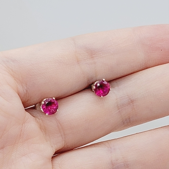 New Fuchsia Round Cut CZ Stud Earrings - Picture 1 of 6